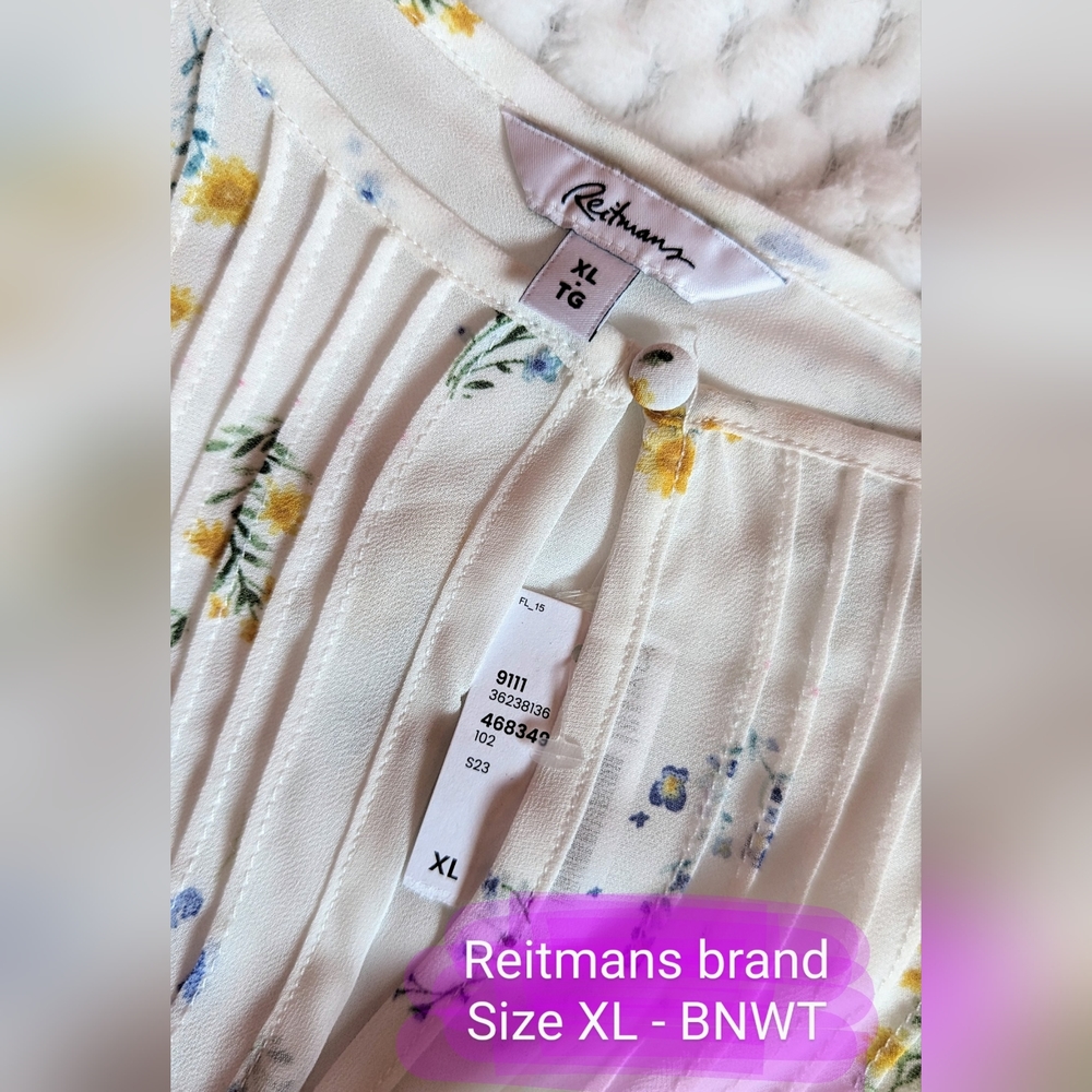 Reitmans size XL white w/flower pattern, BNWT flowy short sleeve blouse - Picture 3 of 14